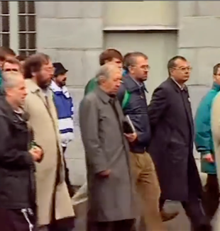 Dom Giussani em peregrinação a Lourdes em 1992, em comemoração pelos 10 anos de reconhecimento da Fraternidade