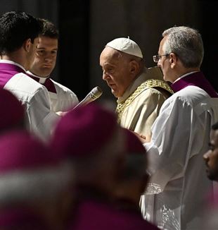 O Papa Francisco emana a Bula de proclamação do Jubileu Ordinário de 2025. Basílica de São Pedro, 9 de maio de 2024 (Foto: Riccardo Antimiani/Ansa)