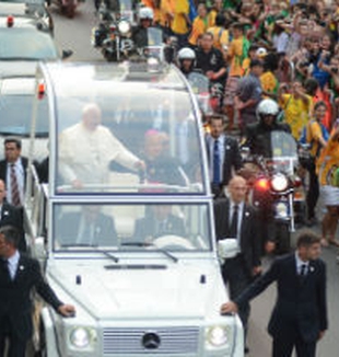 Papa Francisco durante a JMJ Rio 2013.
