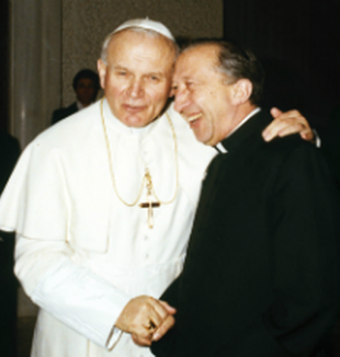 Dom Giussani com o Papa João Paulo II.