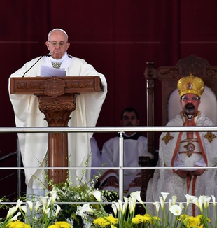 Papa Francisco durante a Missa no Cairo.