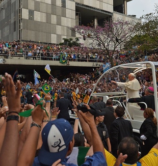 Papa Francisco chega ao Rio de Janeiro para a JMJ 2013