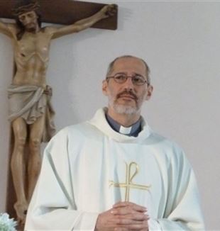 Padre Mario Picech.