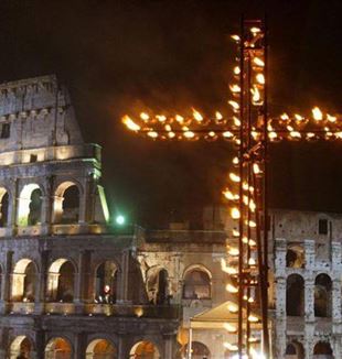 A Via Crucis no Coliseu