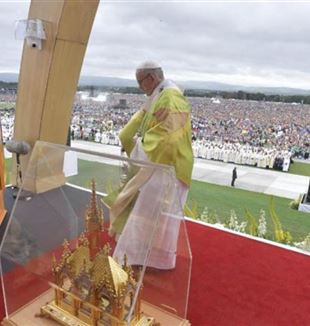O Papa Francisco durante a missa em Dublin