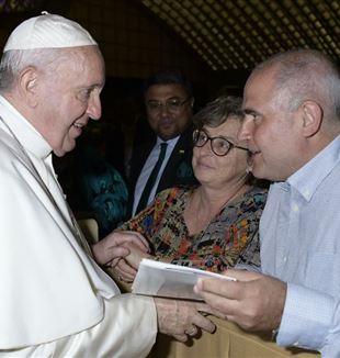 Alejandro e Stella Maris com o Papa