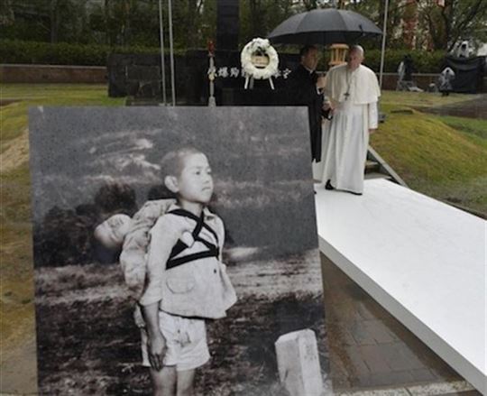 ''O fruto da guerra'', a imagem simbólica cara ao Papa