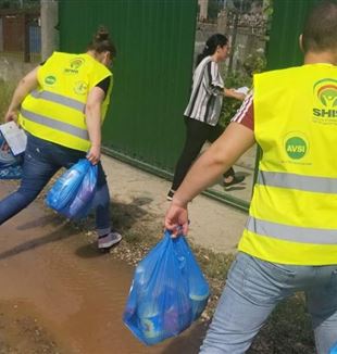 Voluntários da Shis trabalhando na Albânia