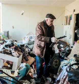 Uma casa bombardeada perto de Kiev (Matthew Hatcher/ZUMA Press/Ansa)