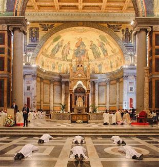 As ordenações da Fraternidade São Carlos. Roma, Basílica de São Paulo Extramuros, 2 de julho de 2022 (©Carlo Colombo)