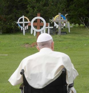 O Papa Francisco no cemitário de Maskwacis (Foto: Catholic Press Photo)