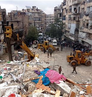 Alepo depois do terremoto (Foto Ansa-Zumapress)