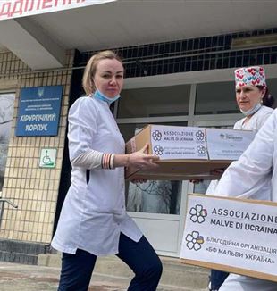 Os medicamentos italianos chegando à Ucrânia (Foto: Fundação Banco Farmacêutico)