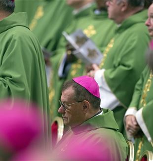 Dom Pezzi durante o Sínodo dos Bispos (Foto: Alessia Giuliani/Catholic Press Photo)