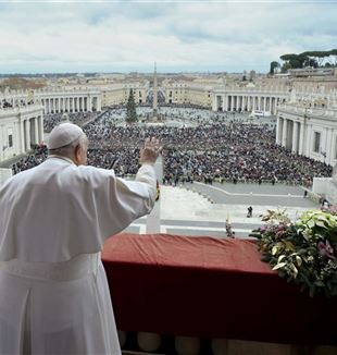 Papa Francisco durante a benção Urbi et Orbi no dia de Natal (Vatican Media/Catholic Press Photo)